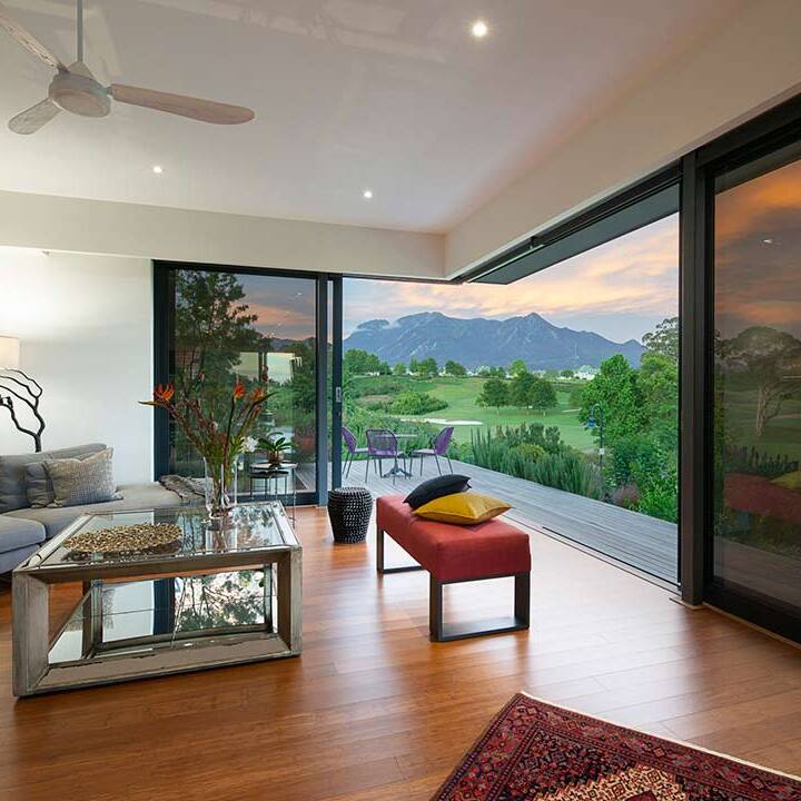 Transition from interior to landscaped deck, House 3553