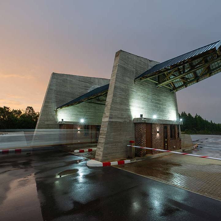 Gatehouse and visitor processing zone at the Tsitsikamma park entrance.