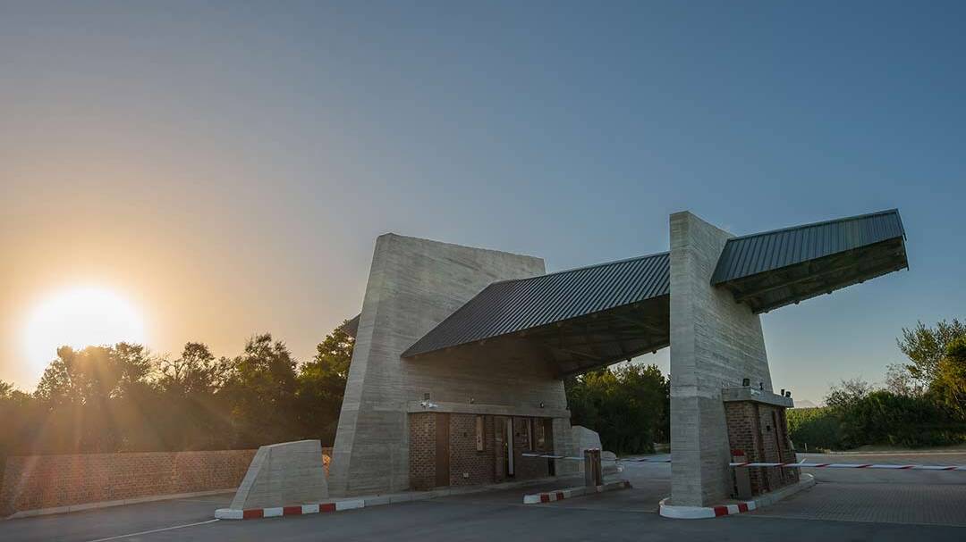 Approach view to the Tsitsikamma entrance gate from the park access road.