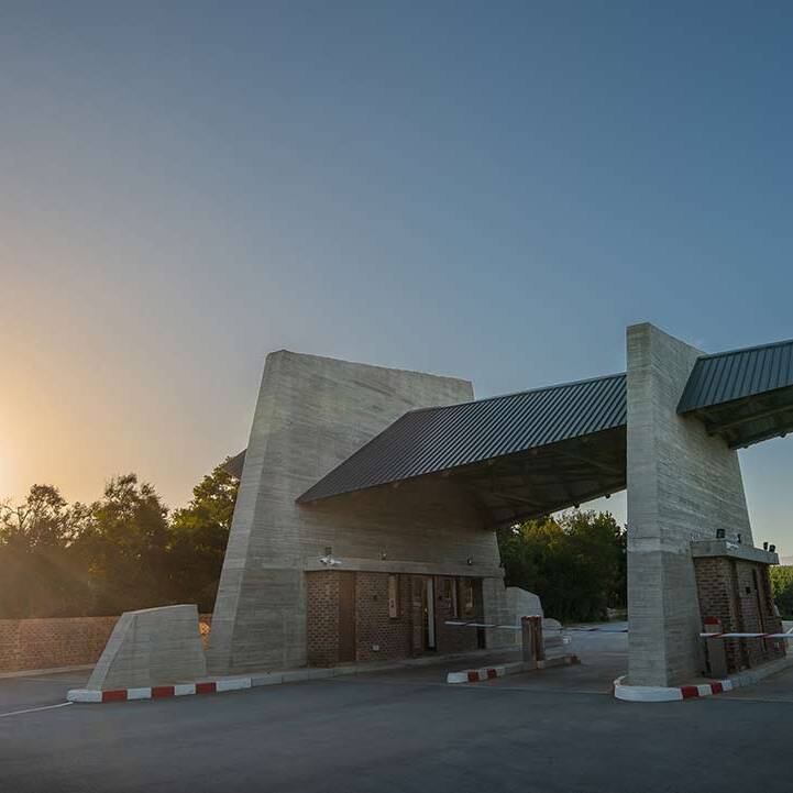 Approach view to the Tsitsikamma entrance gate from the park access road.