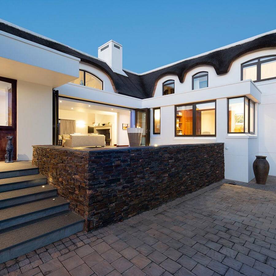 Front facade, luxury villa in the Garden Route.